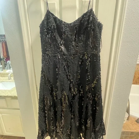 DRESS THE POPULATION FLORA FIT AND FLARE DRESS - Picture 3 of 3